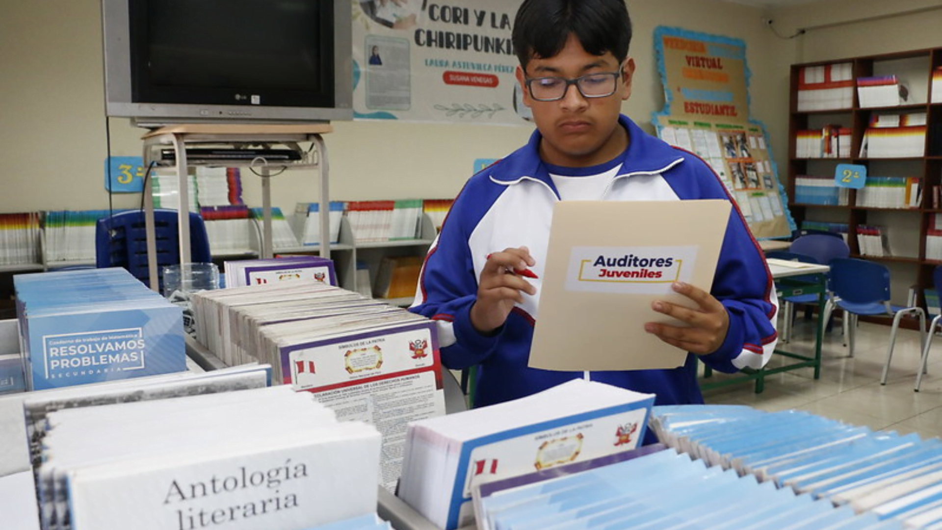 Contraloria: más de 5 mil 800 estudiantes verifican las condiciones de sus colegios en Arequipa