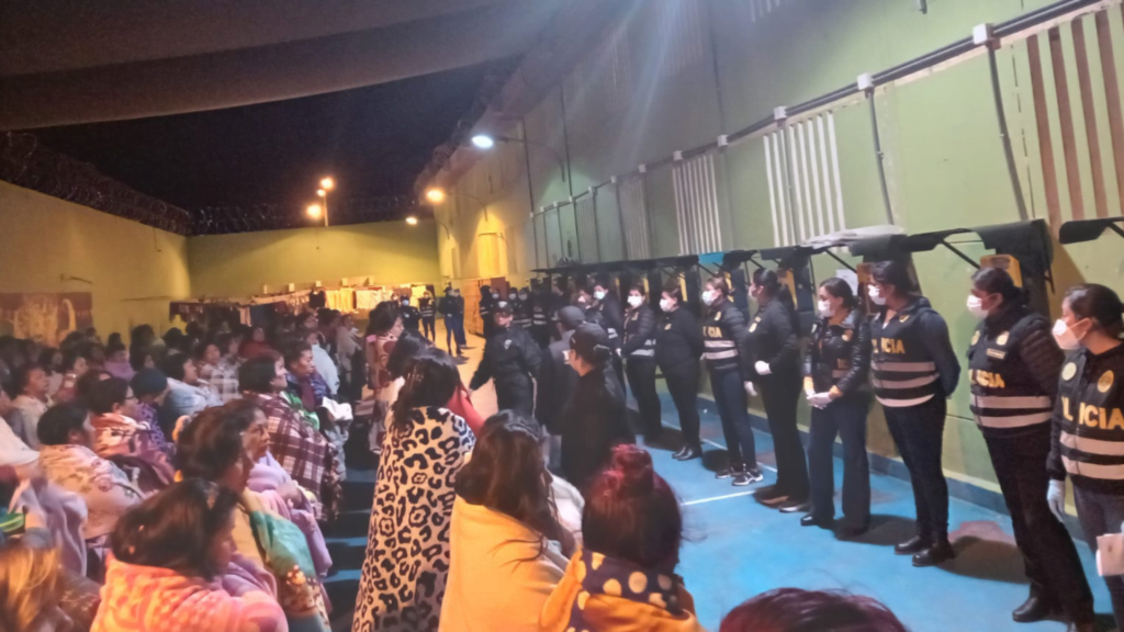 Arequipa: encuentran 43 celulares dentro del penal de Socabaya, además de 79 ketes de marihuana y otros insumos