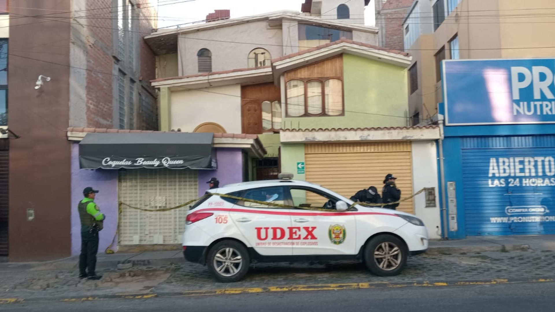 Lanzan explosivos en casa de abogado en el Cercado y le dejan nota amenazante; Mencionan a Los Gallegos.