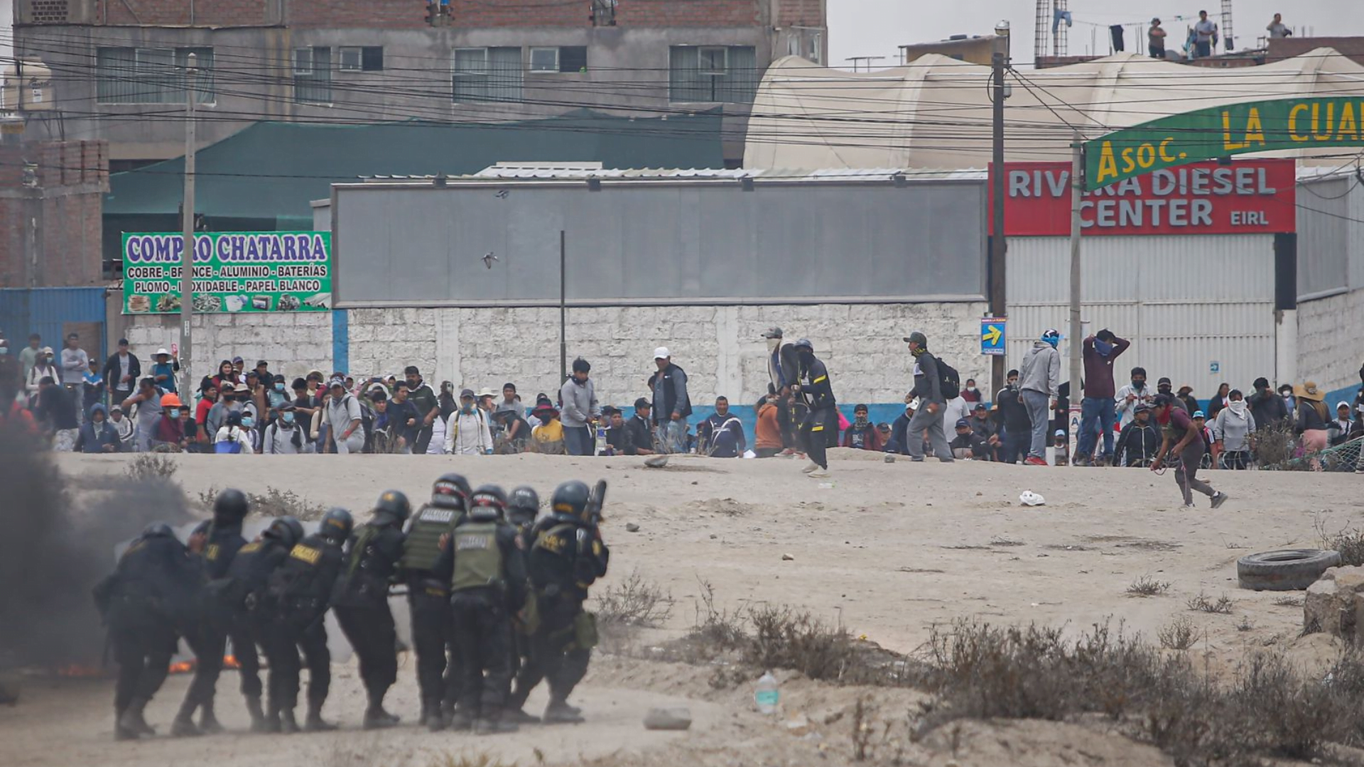 Fiscalía formaliza 18 investigaciones por protestas contra Dina Boluarte; en Arequipa son tres policías acusados por víctimas de Ciudad Municipal y heridos de en Ocoña.
