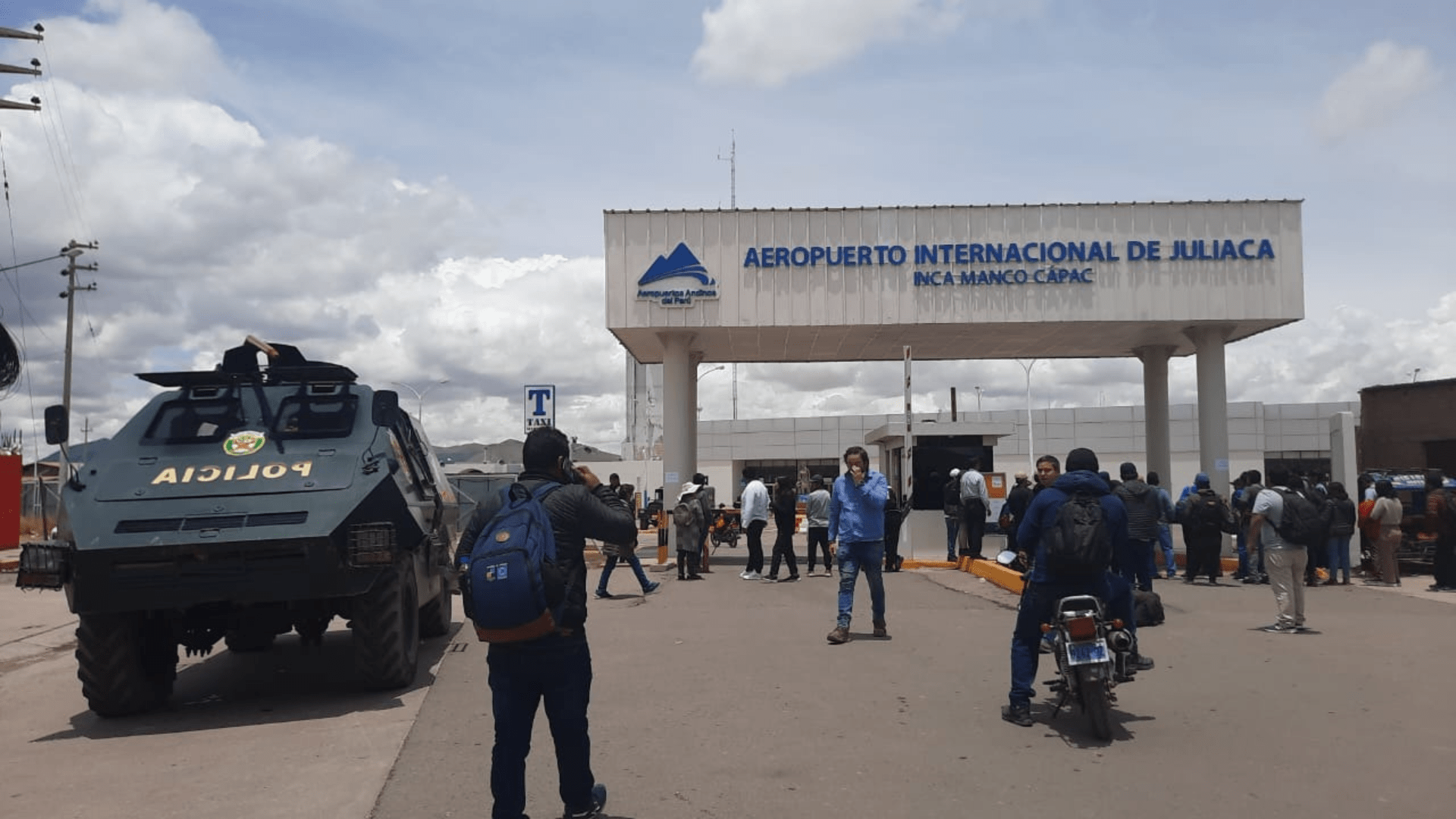 Fiscalía investigará si Ejército felicitó a soldados de Puno que estuvieron en protestas contra Dina Boluarte.