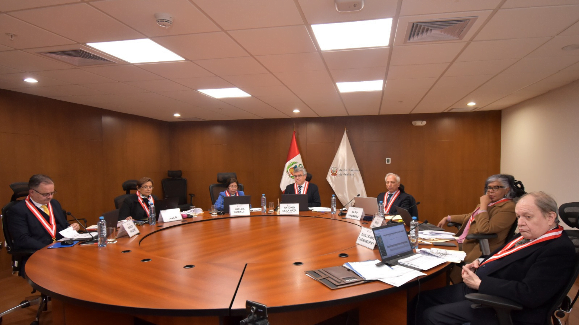 JNJ destituye a juez y fiscal por inconductas, mientras que archivan denuncias contra dos fiscales de Arequipa y Lima