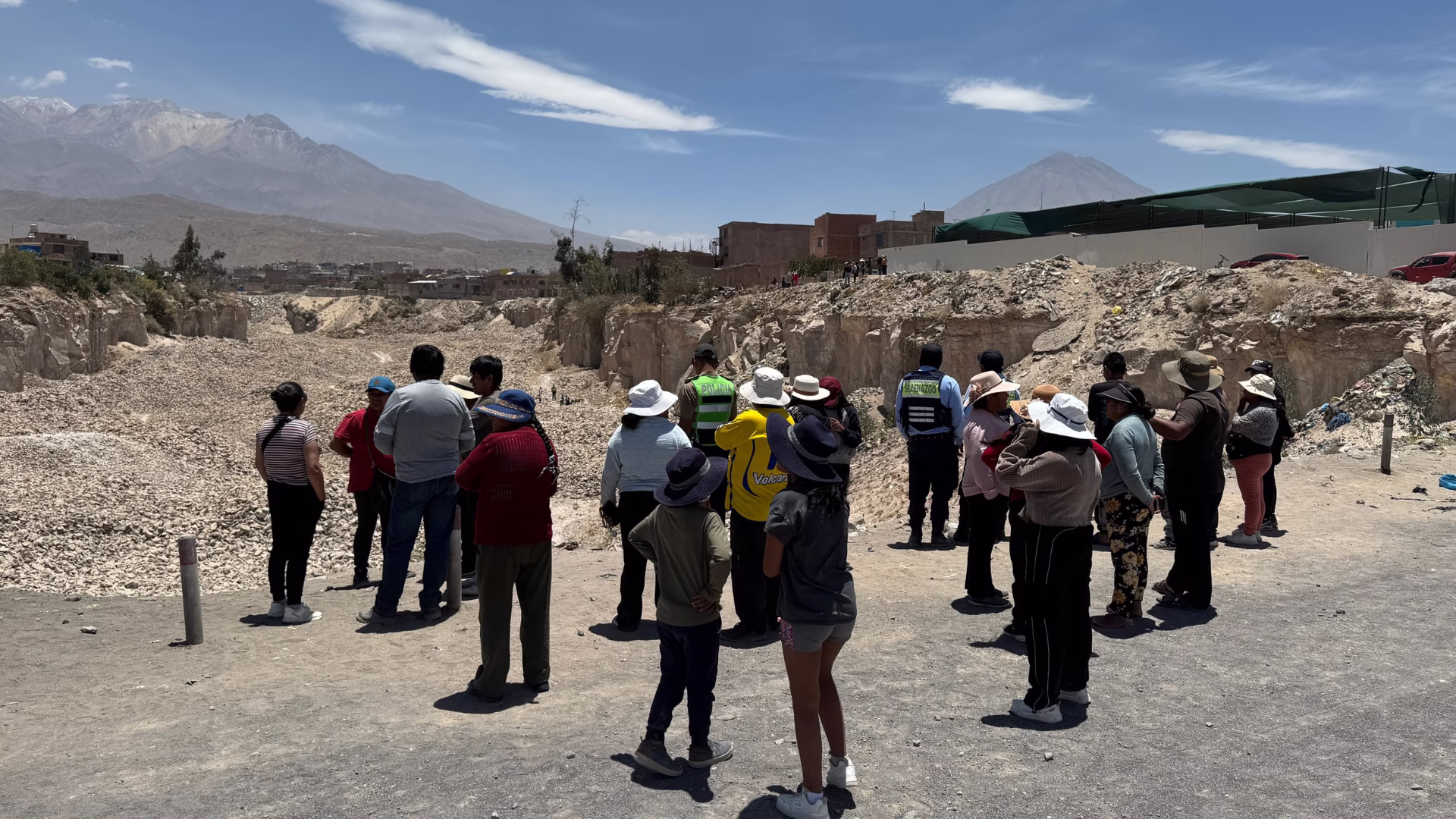 Hallan cuerpo desmembrado en quebrada de Cerro Colorado: familiares temen que sea joven desaparecido