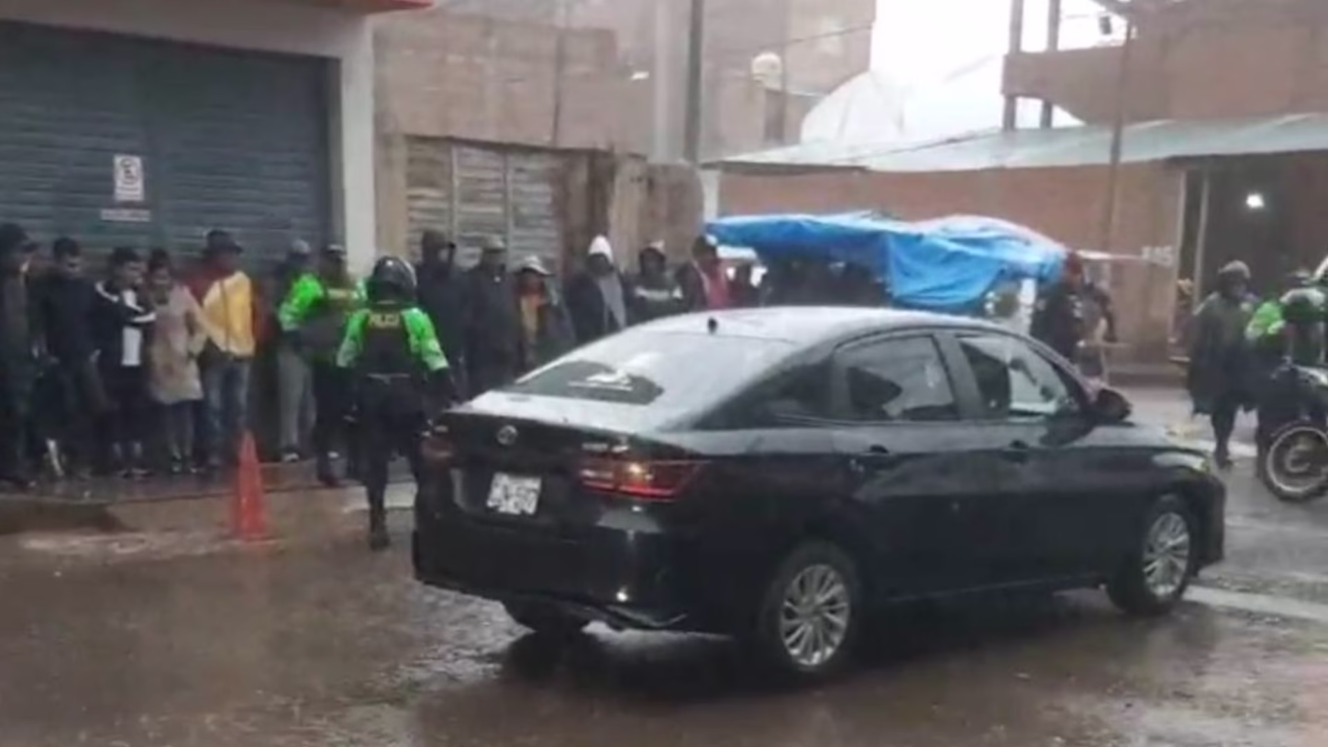 Puno: sicarios asesinan a balazos a joven de 23 años en violento ataque en plena vía pública de Juliaca