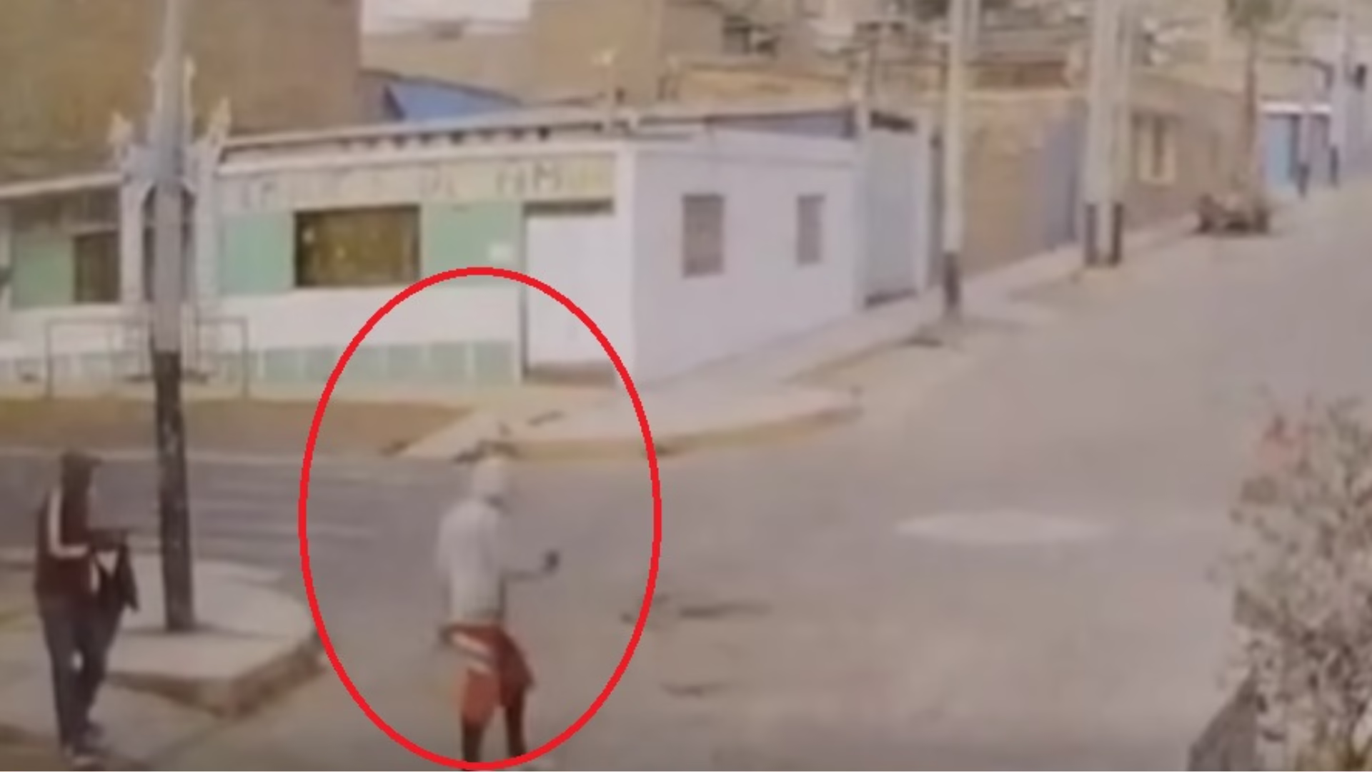 Crimen en Mollendo: delincuente acuchilla a adulto mayor en una calle en Alto Inclán y le provoca la muerte 1 Luego de un rápido operativo y gracias a las imágenes de una cámara de seguridad, policías y serenos, dieron con el presunto asesino,