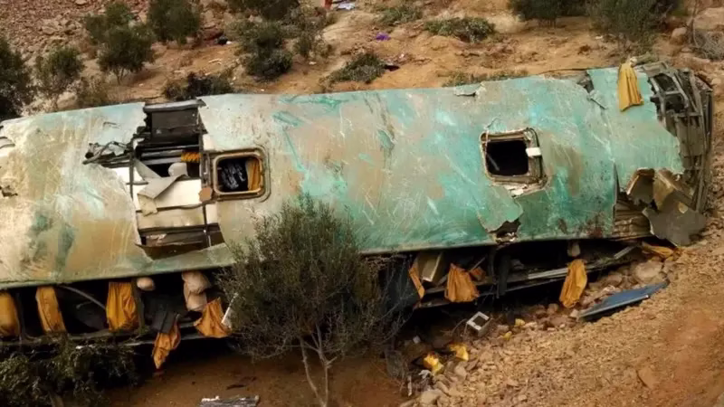 Tragedia en Arequipa: otro bus cayó al abismo cerca al Puente Ocoña en 2018 y dejó un saldo de 44 muertos 1 Tragedia en Arequipa: otro bus cayó al abismo cerca al Puente Ocoña en 2018 y dejó un saldo de 44 muertos 2026