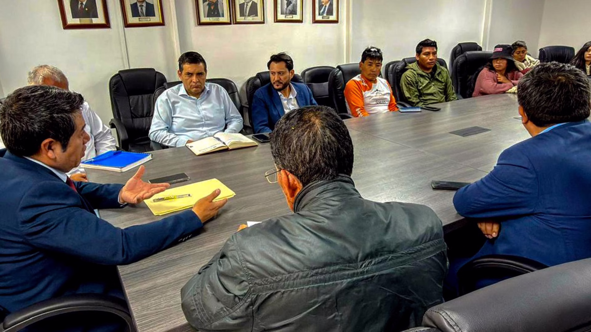 El gerente del Proyecto Especial Integral Majes Siguas – Autodema, Duberly Otazú García, se reunió con los familiares 