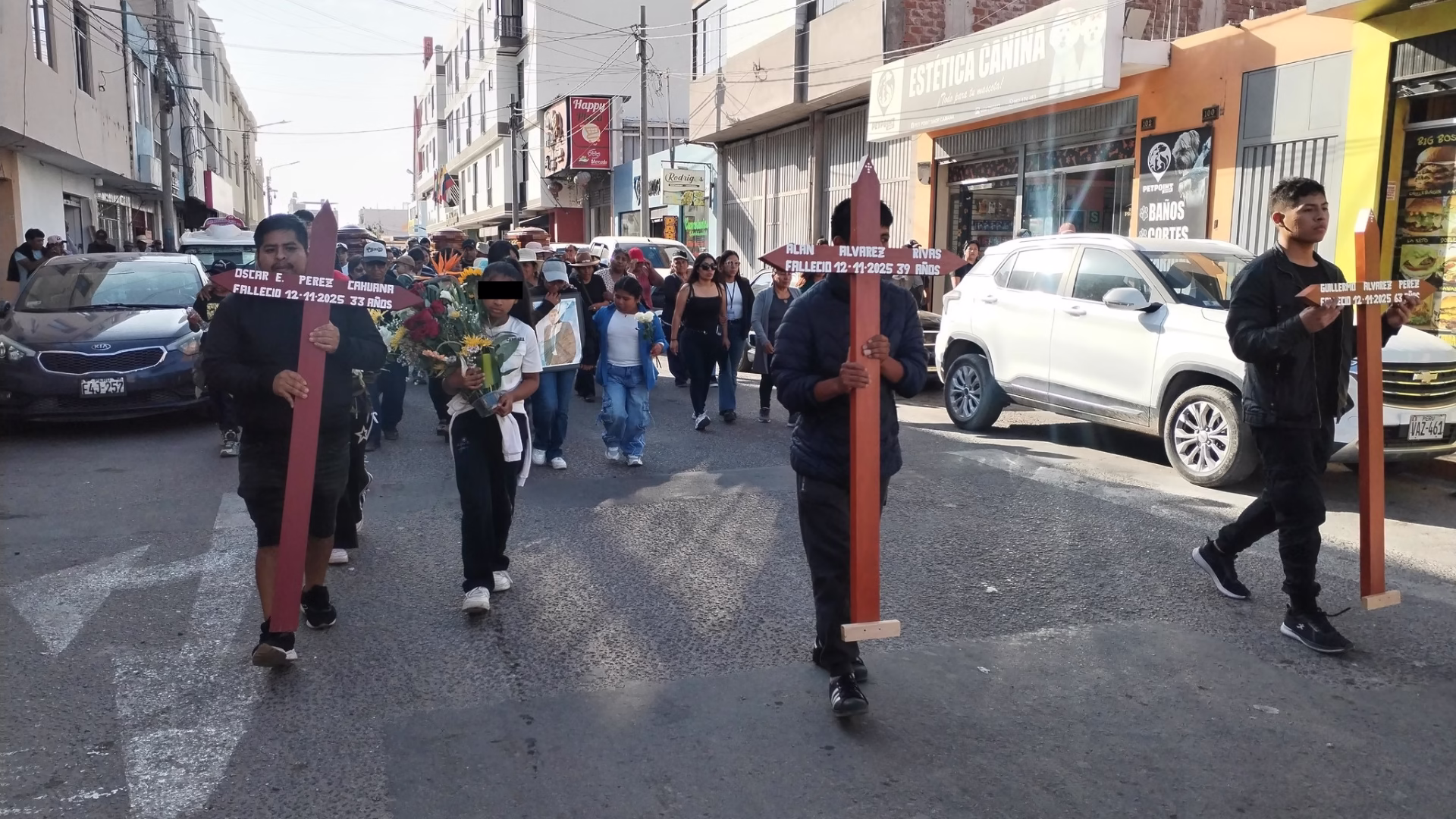 Arequipa: familia despide a Marcos Ruelas, conductor del bus de Llamosas fallecido en la tragedia de Ocoña