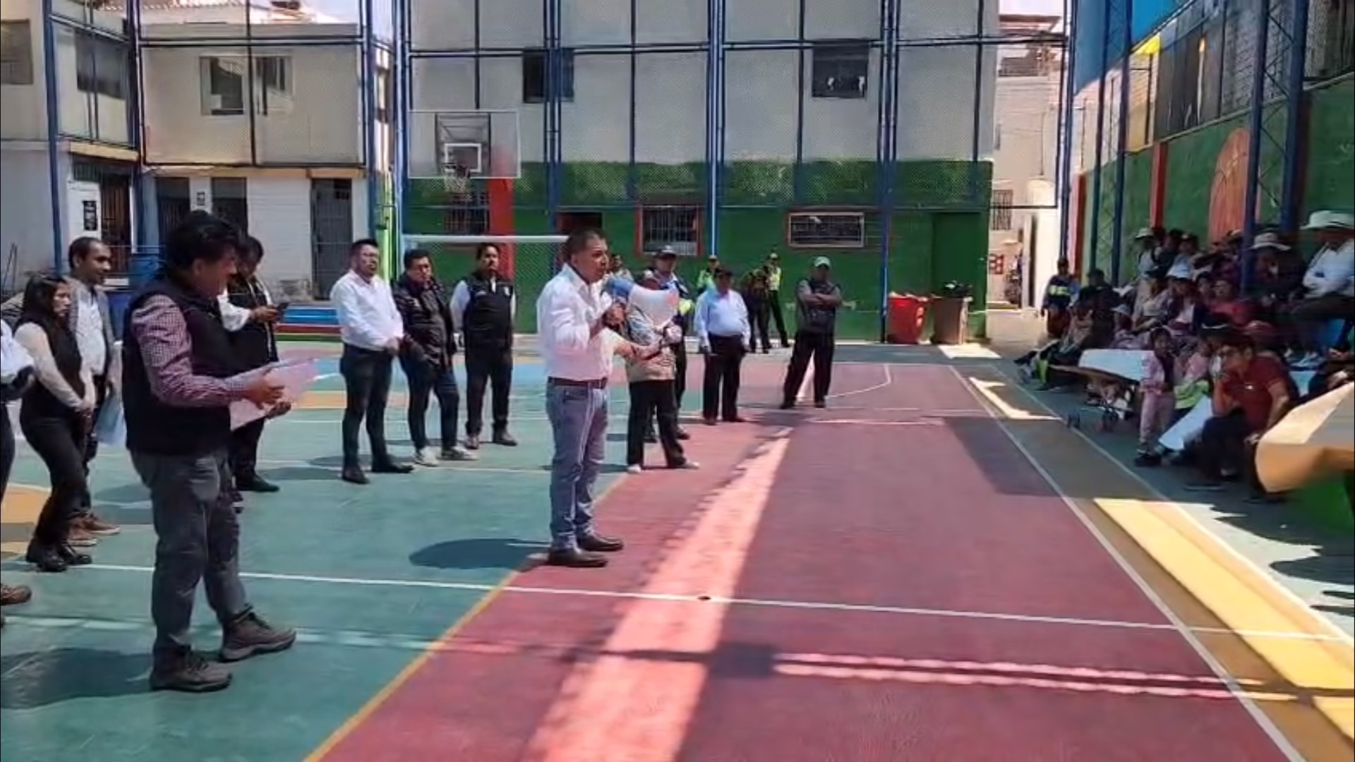 Arequipa: Vecinos de Sol de los Andes exigen obra de asfaltado en Cayma, piden a alcalde cumpla su promesa 1 Arequipa: Vecinos de Sol de los Andes exigen obra de asfaltado en Cayma, piden a alcalde cumpla su promesa