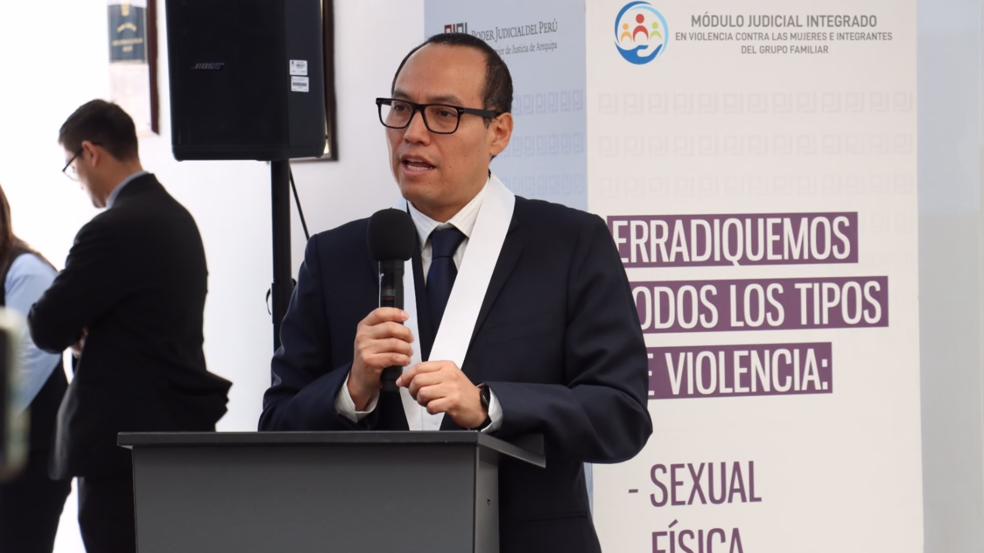 Arequipa: 77% de víctimas de violencia familiar son mujeres y ya van 14,980 denuncias, según la Corte de Justicia 1 Arequipa: 77% de víctimas de violencia familiar son mujeres y ya van 14,980 denuncias, según la Corte de Justicia