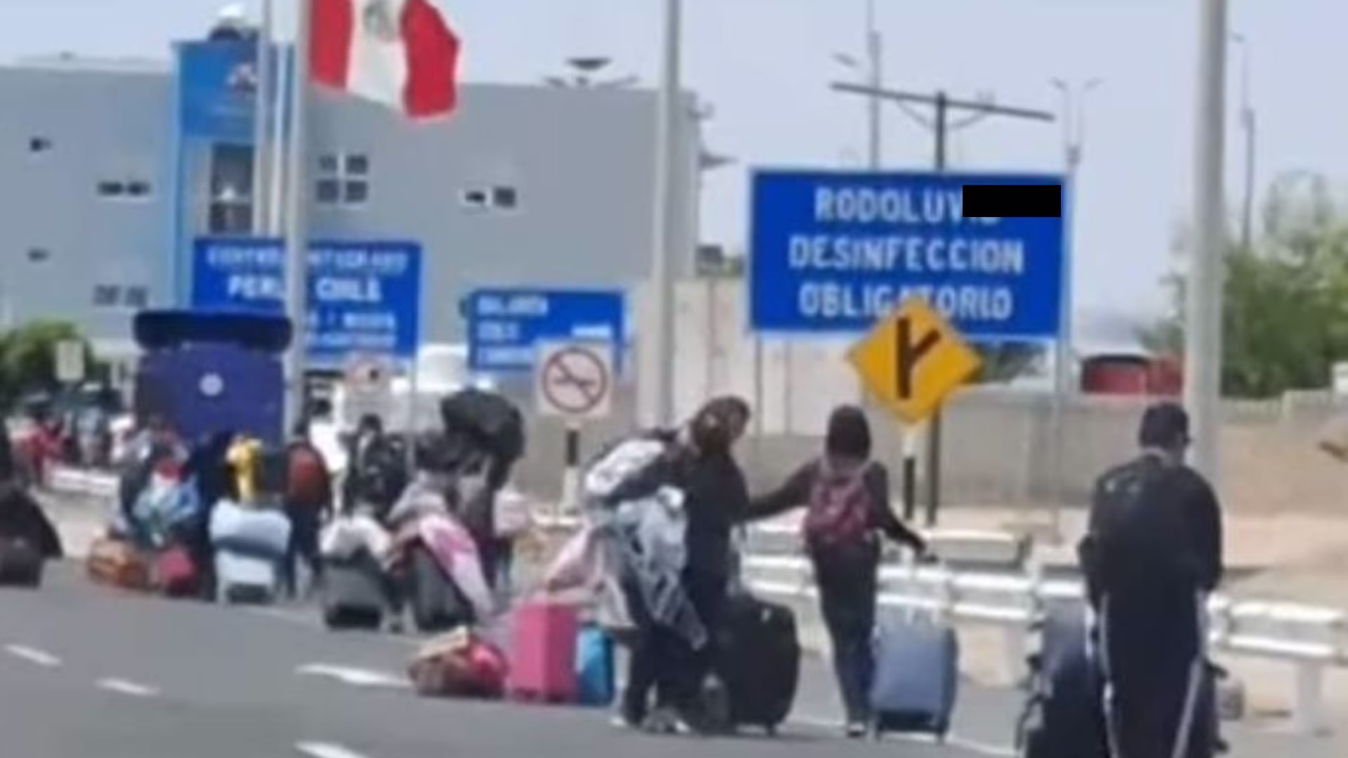 A TINTA FRÍA… Bajo la sombra de un éxodo 1 A TINTA FRÍA… Bajo la sombra de un éxodo, artículo de opinión de Fabrizio Arrisueño.