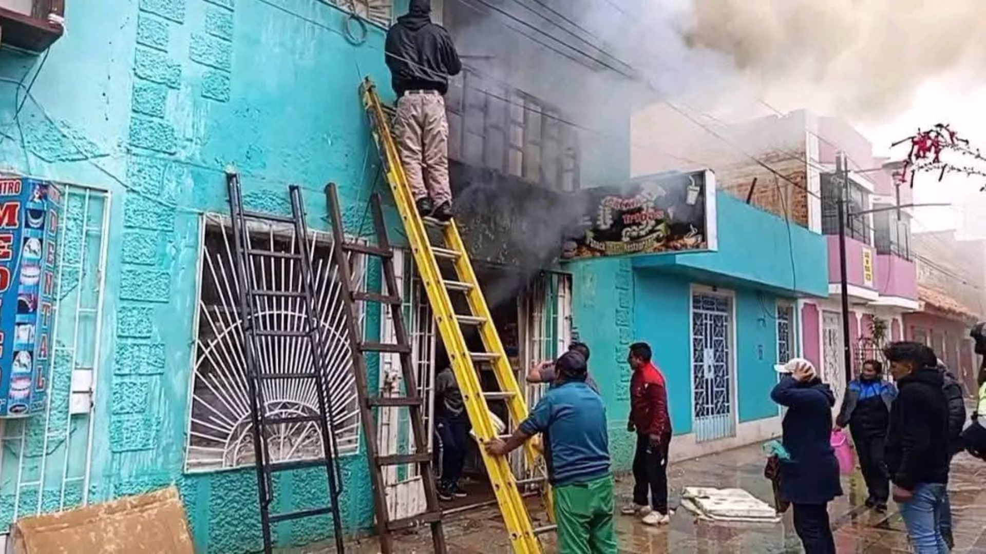 Tragedia en Puno: incendio en restobar en Huancané deja al menos 6 fallecidos y varios heridos graves 2 Tragedia en Puno: incendio en restobar en Huancané deja al menos 6 fallecidos y varios heridos graves