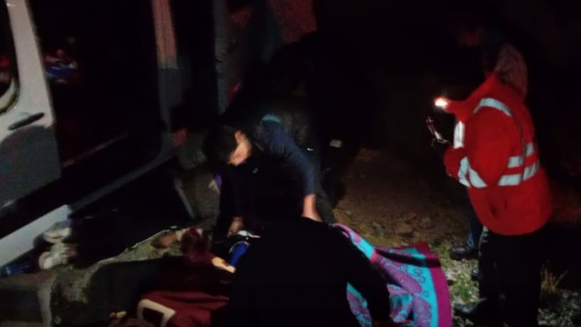 Despiste de miniván en la Interoceánica deja dos fallecidos y más de 10 heridos: iban de Puno a Moquegua