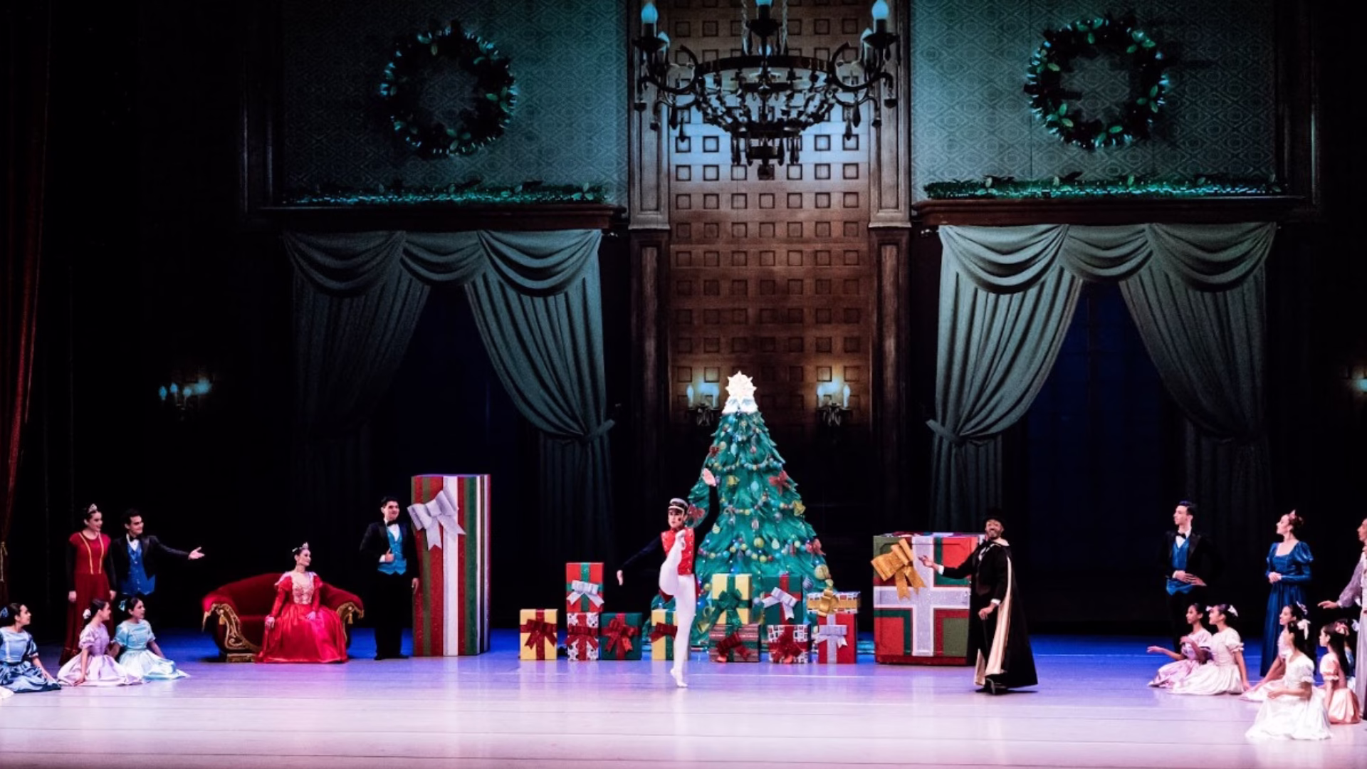 Ballet Nacional del Perú presenta “El Cascanueces” en Arequipa: 19 y 20 de diciembre en el Teatro Municipal 1 Ballet Nacional del Perú presenta “El Cascanueces” en Arequipa: 19 y 20 de diciembre en el Teatro Municipal