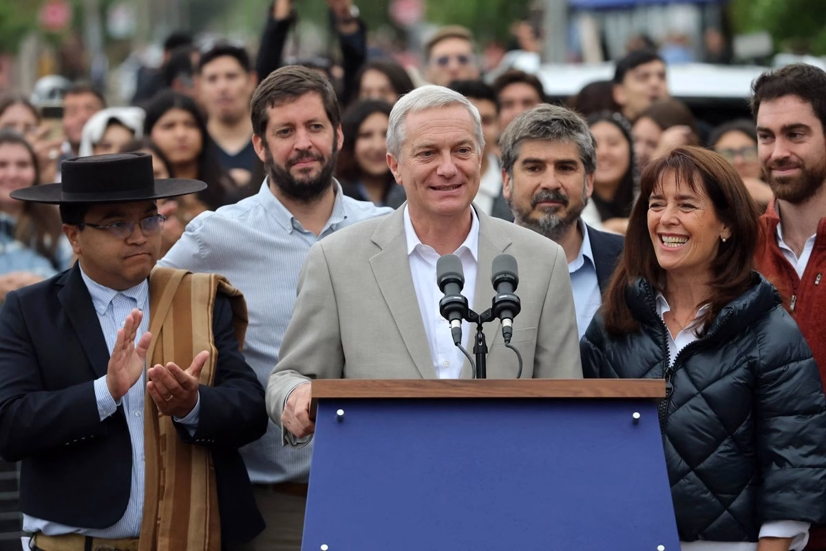 José Antonio Kast y su primer mensaje regional: mención directa a Perú tras emitir su voto 2026