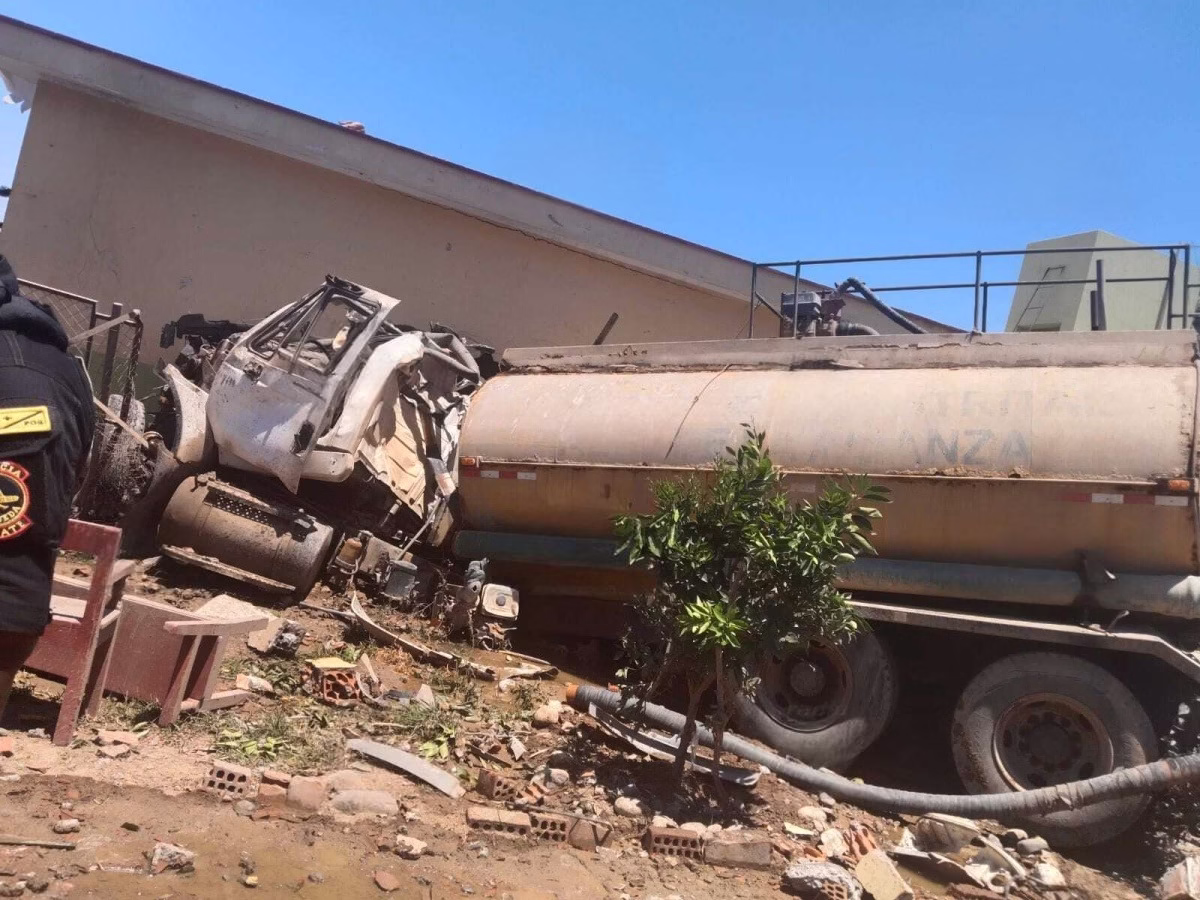 Accidente en Tacna: cisterna de municipio distrital destruye muro de colegio y deja 3 personas heridas 2026