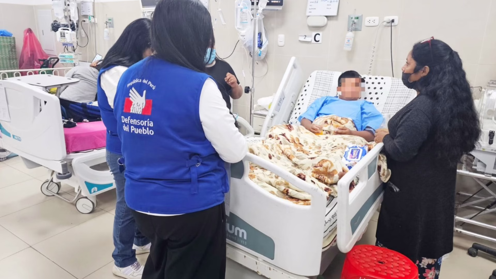 La Libertad: sicarios asesinan a regidora durante chocolatada navideña y dejan 6 niños heridos