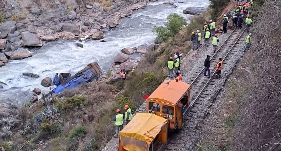 Trágico choque frontal de trenes cerca de Machu Picchu deja un fallecido y decenas de turistas heridos 2026
