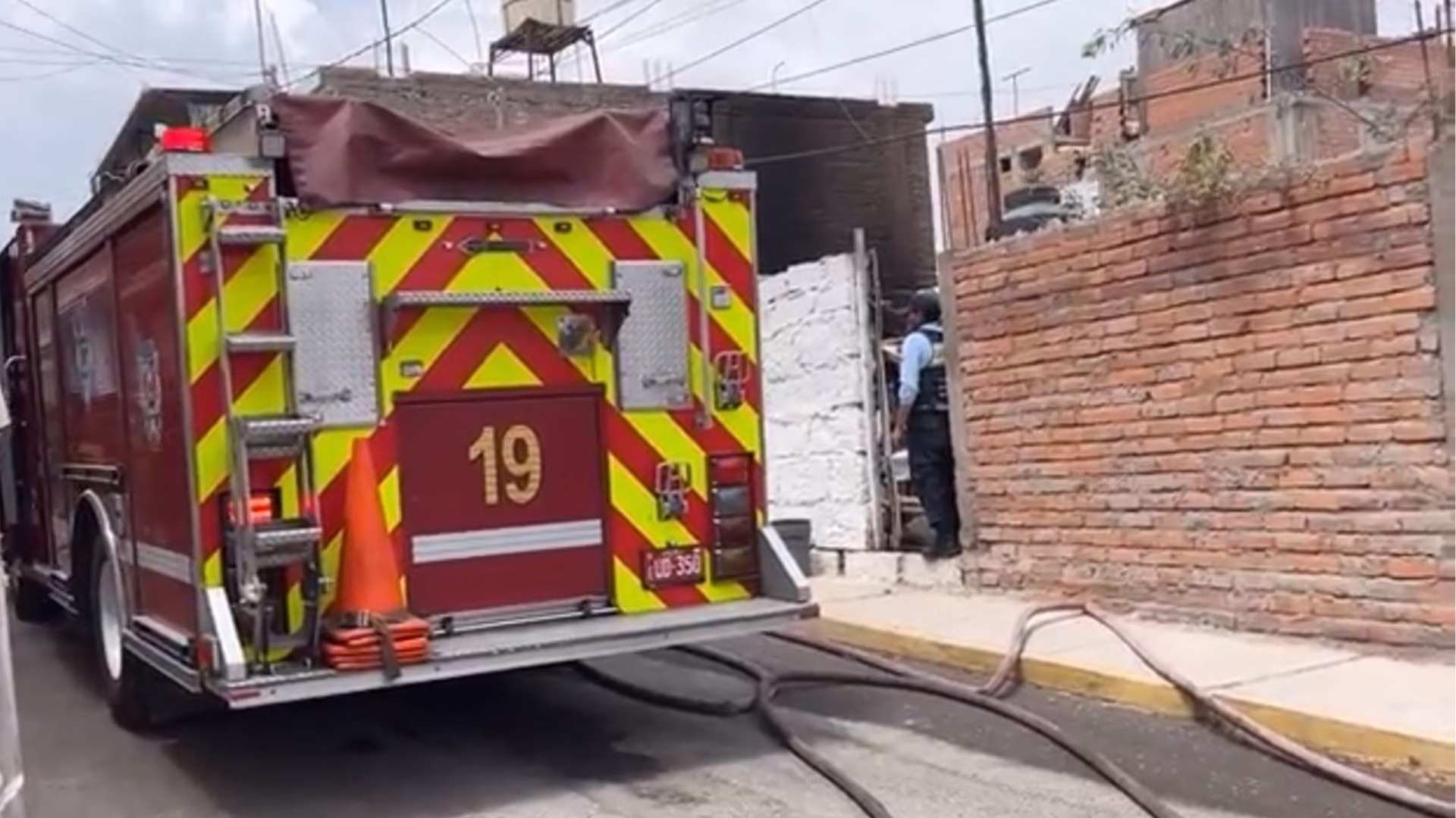 Arequipa: ancianitos salvan a sus mascotas en medio de voraz incendio que destruyó su vivienda
