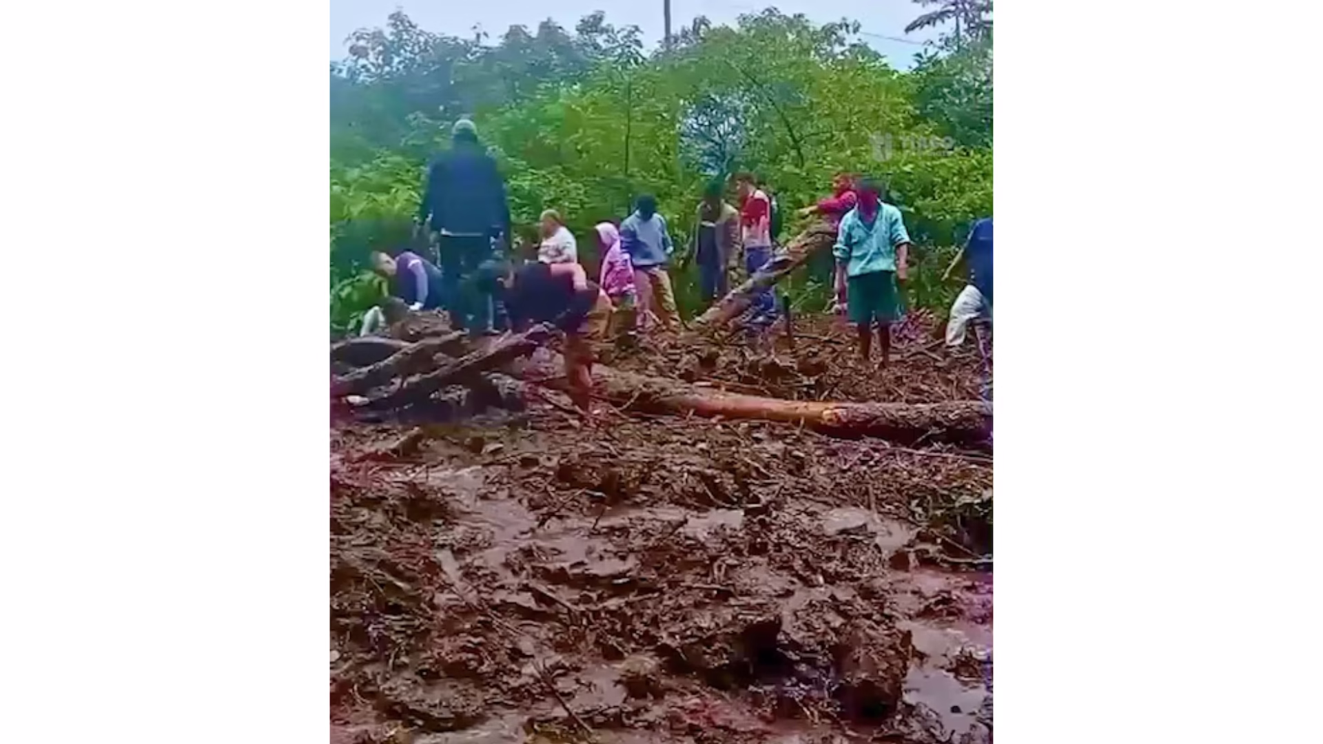Tragedia por lluvias en Junín: huaico deja 4 fallecidos y otros desaparecidos 1 Emergencia en la zona.