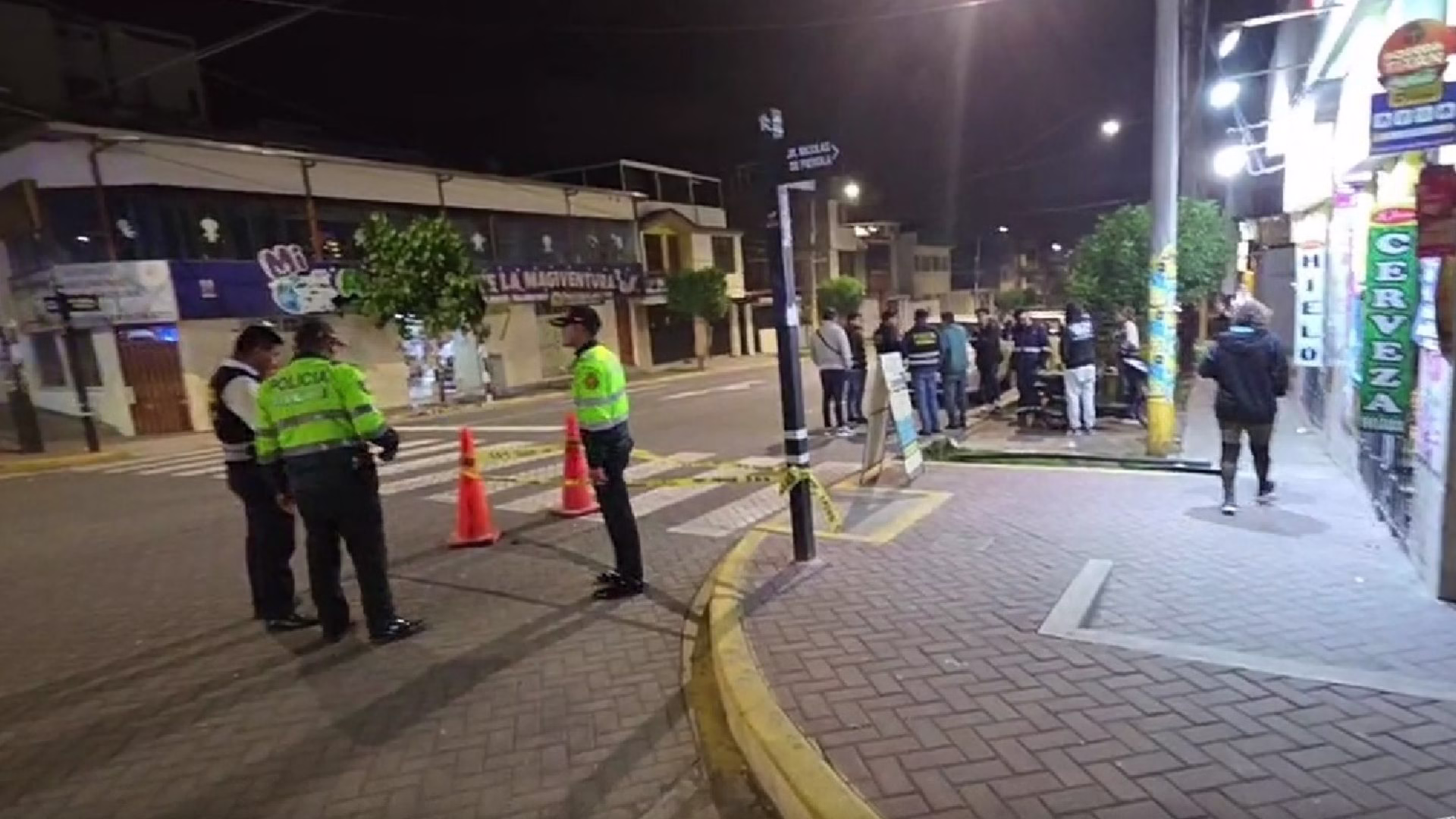 Arequipa: Delincuentes armados intentan asaltar a cambista en Cayma y le disparan durante persecución