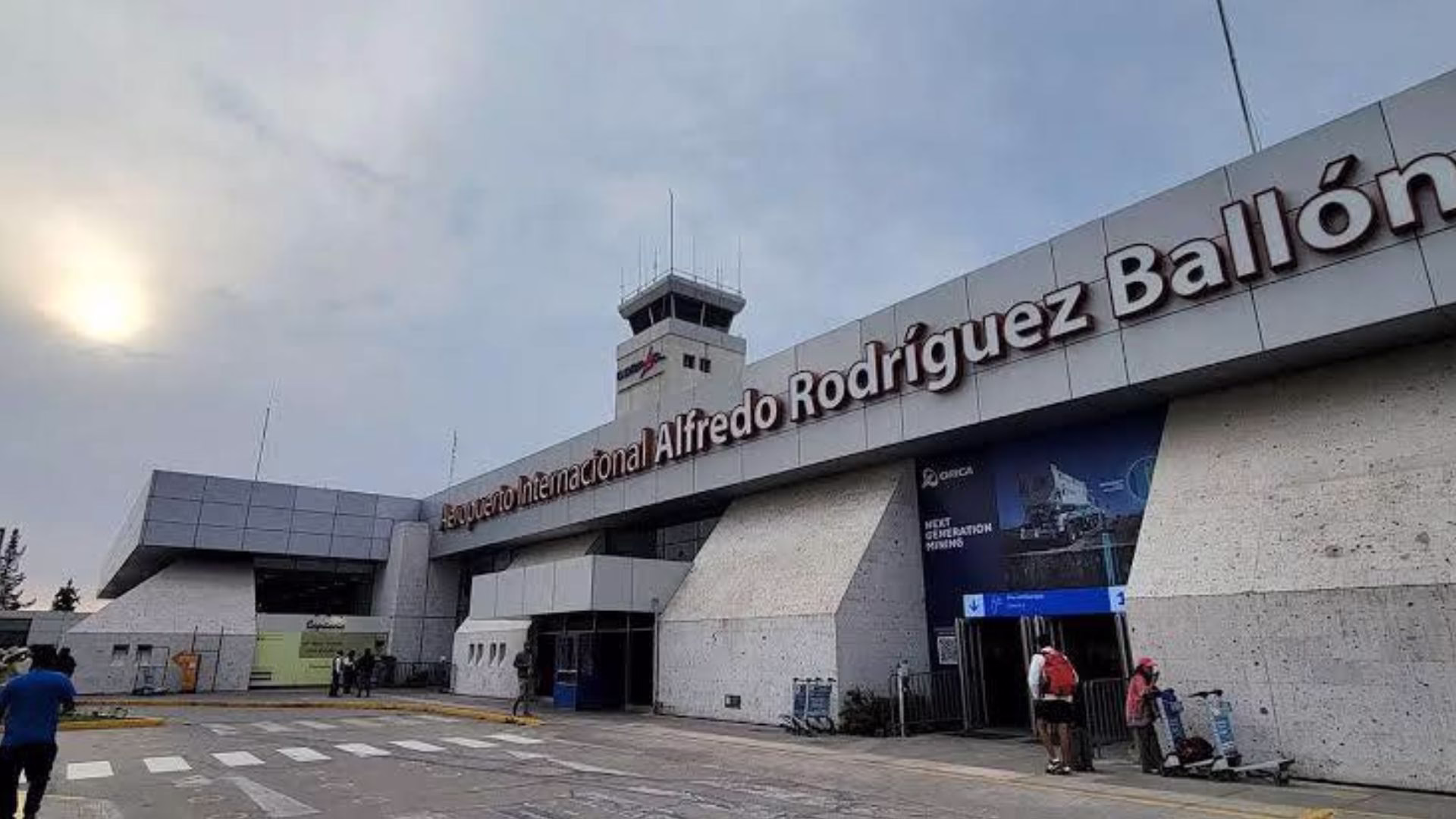 Otra vez cancelan vuelos en el aeropuerto Alfredo Rodríguez Ballón: varios aviones estuvieron dando vueltas