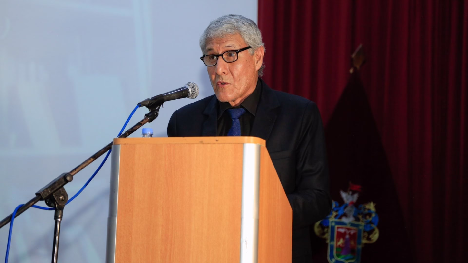 ALMA MATINAL| Juan Carlos Valdivia: La pasión del pensamiento, artículo de opinión de Carlos Rivera.