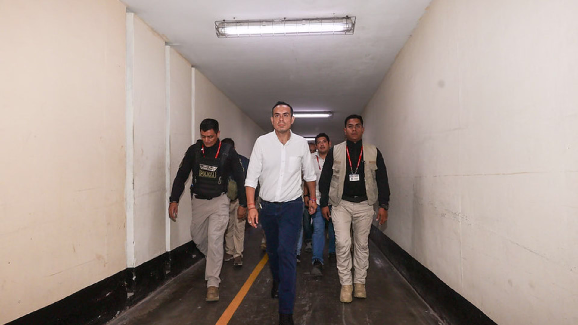 ¿Y AHORA QUÉ? | Otra vez en el limbo: el Perú rehén de su peor clase política, artículo de opinión de Sandra Bellido.