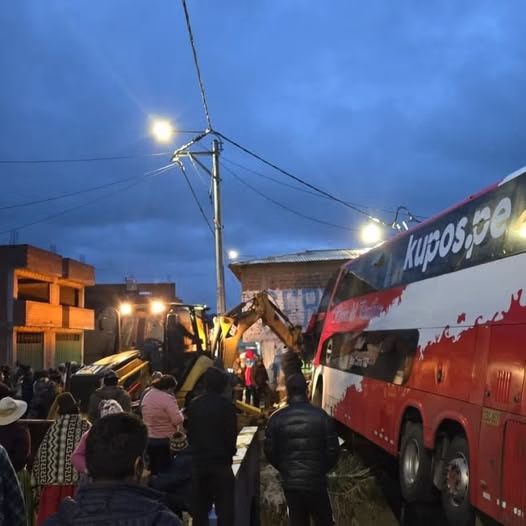 Puno: choque de bus interregional contra una vivienda deja un muerto y varios heridos 2026