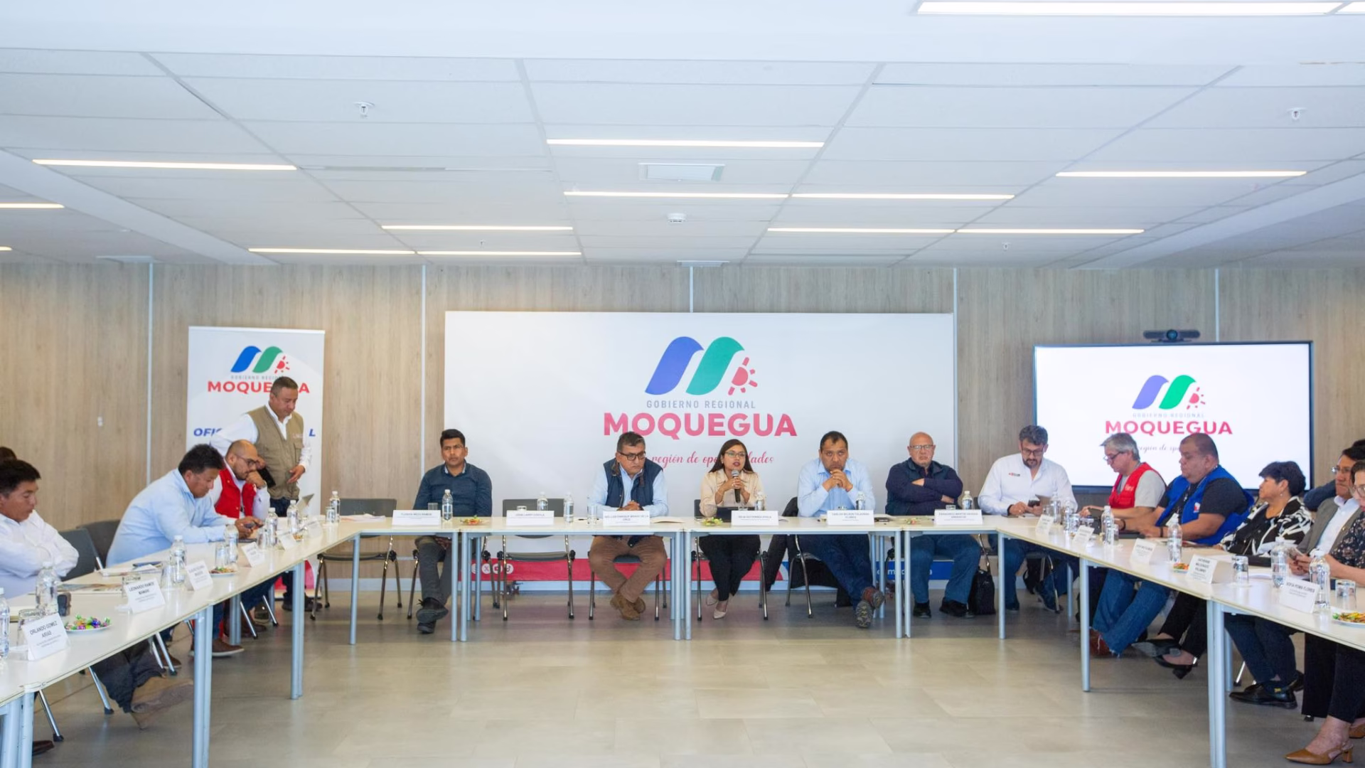 Contaminación río Corolaque de Moquegua: MINEM entrega expedientes para mitigar los daños 1 Contaminación río Corolaque de Moquegua: MINEM entrega expedientes para mitigar los daños