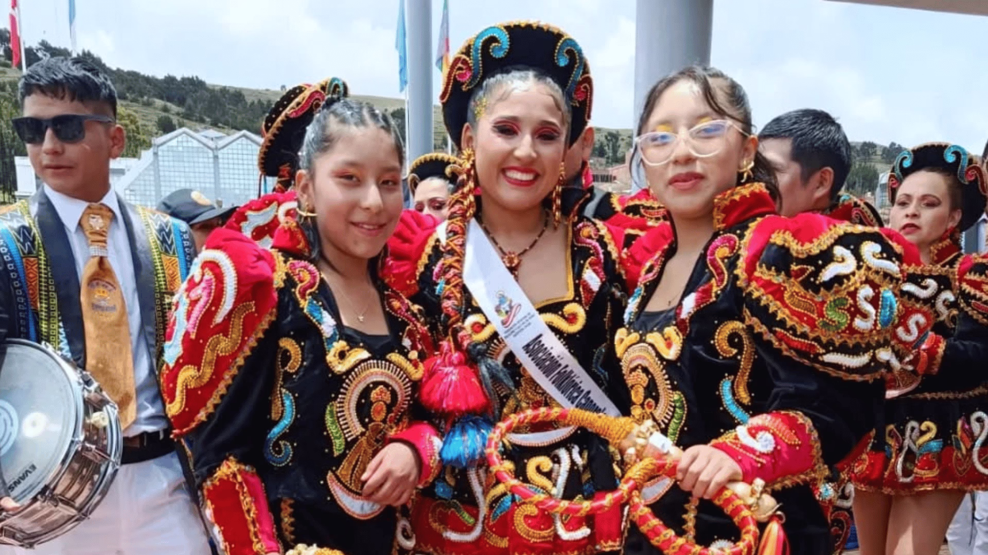 Milena Warthon debuta en la Candelaria y cumple su sueño en la fiesta más grande de Puno.