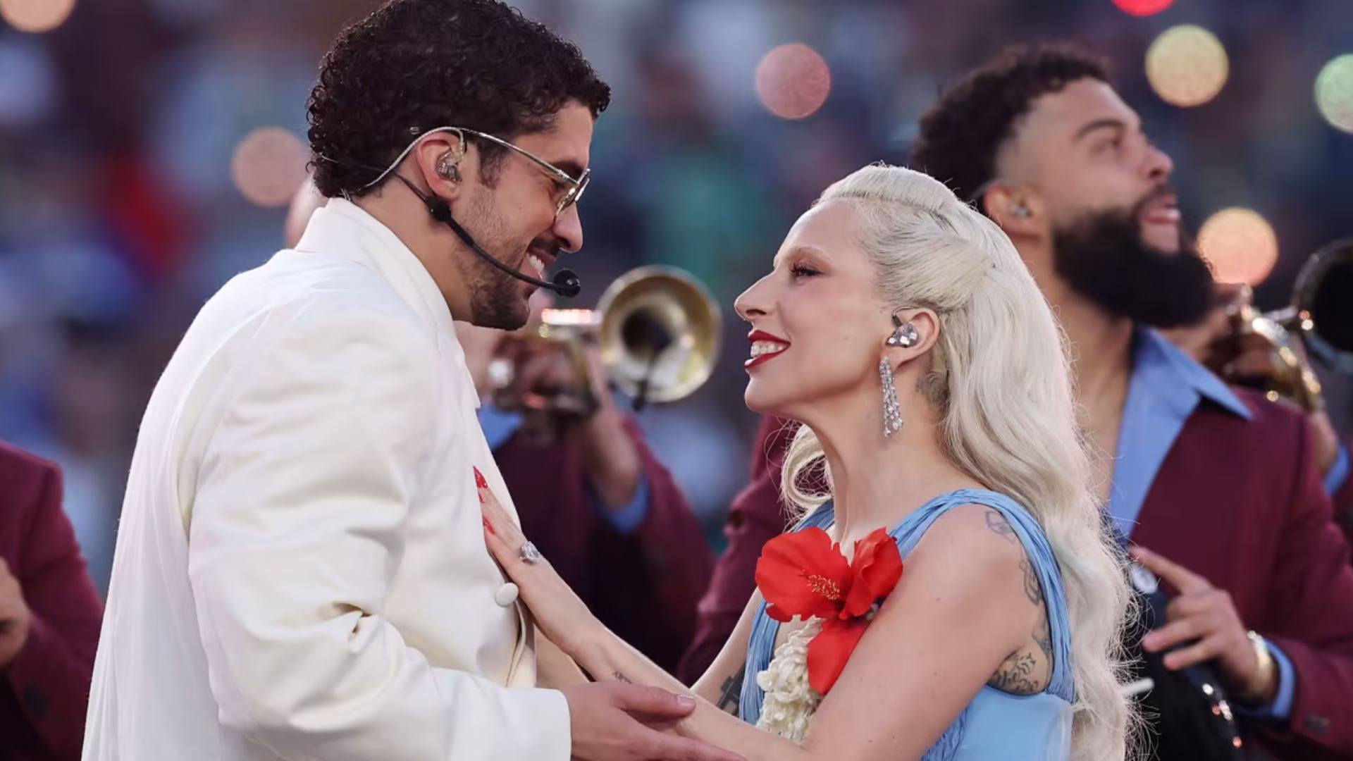 Estuvo acompañado por figuras como Lady Gaga, Ricky Martin y otras sorpresas que encendieron al público.