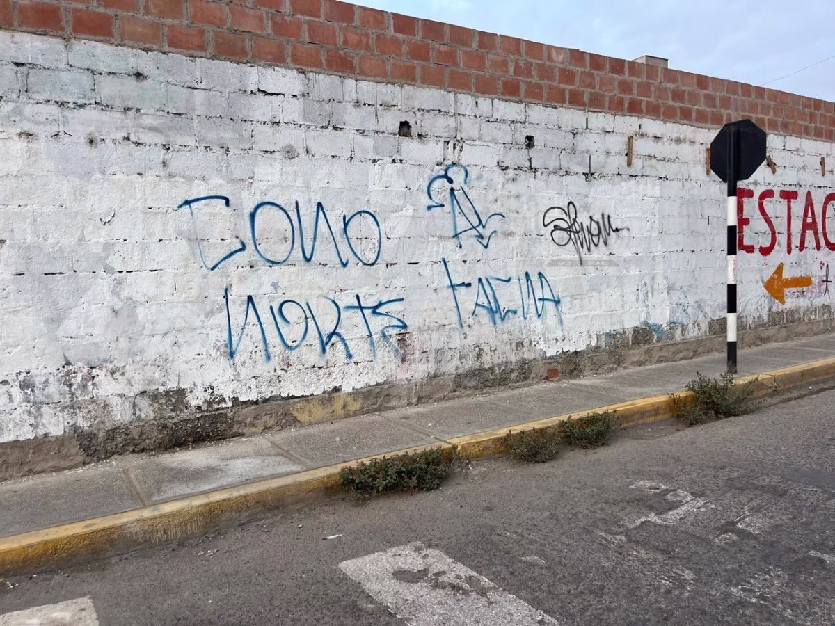 Tacna amanece con monumentos y fachadas dañadas por actos vandálicos de hinchas de Alianza Lima 2026