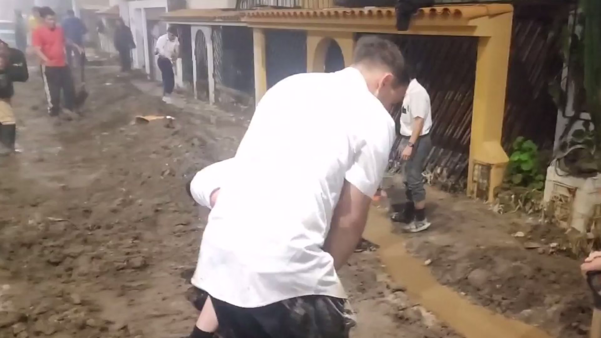 Arequipa en emergencia: intensas lluvias dejan dos fallecidos, torrenteras desbordadas e inundaciones generalizadas