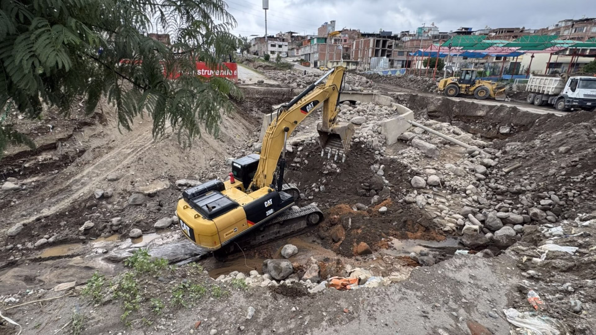  También se dispuso la demolición del puente Villa Continental, ubicado en el distrito de Cayma, 