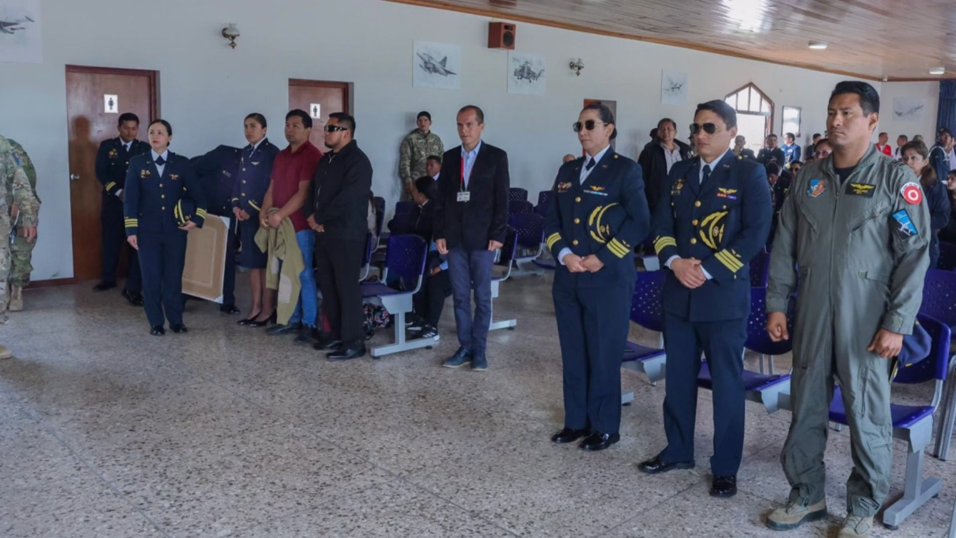 Homenaje póstumo en Arequipa: Presidente Balcázar rindió tributo a tripulantes del helicóptero FAP 1 Homenaje póstumo en Arequipa: Presidente Balcázar rindió tributo a tripulantes del helicóptero FAP
