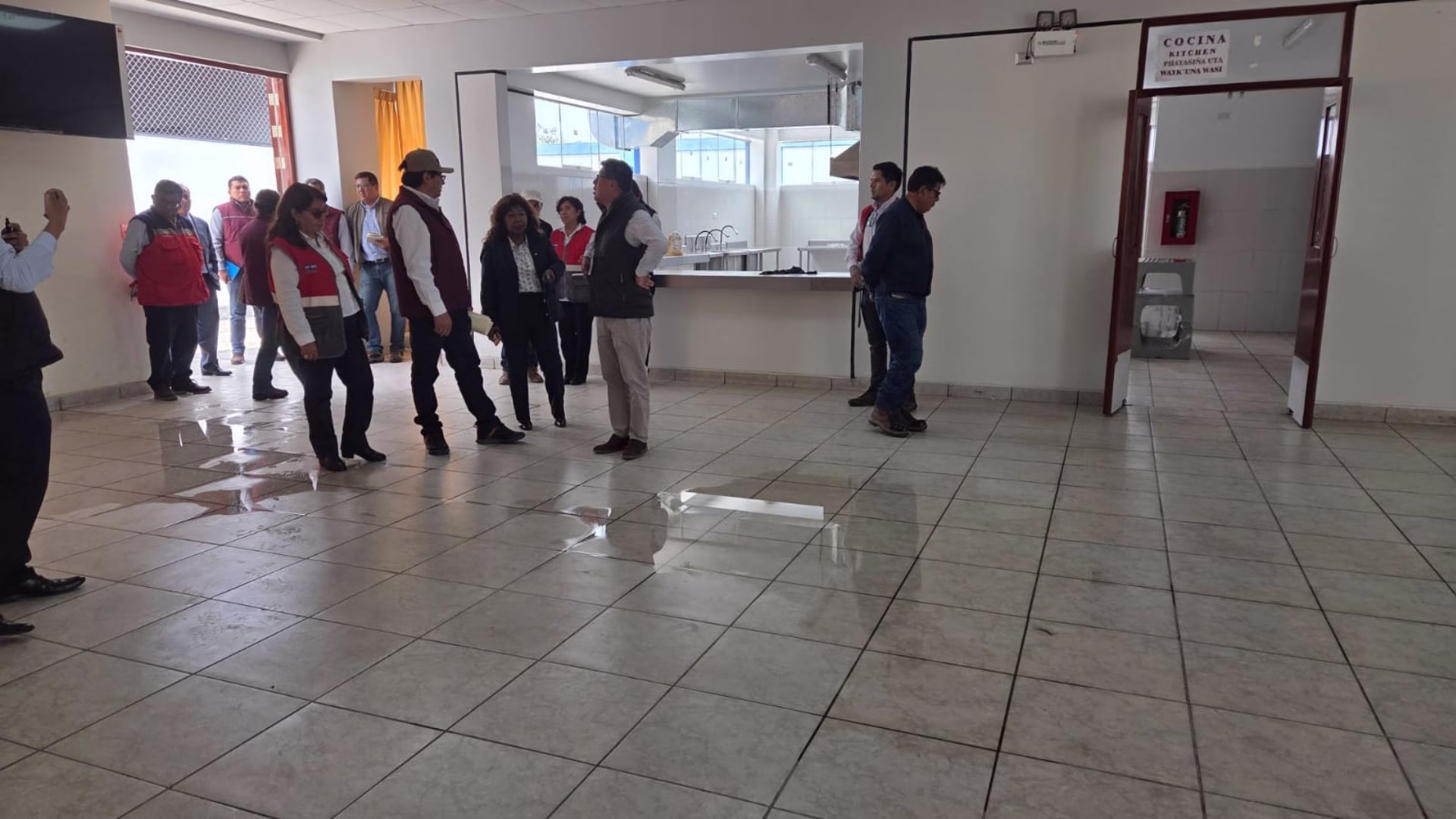 Arequipa: Minedu supervisa colegios afectados por lluvias y garantiza continuidad del servicio educativo