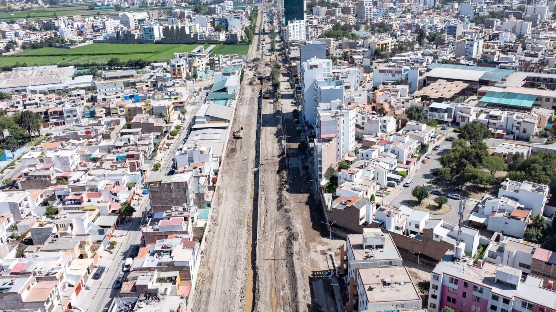 Arequipa: avanzan trabajos de descolmatación en puente de la avenida Metropolitana tras desborde de torrentera