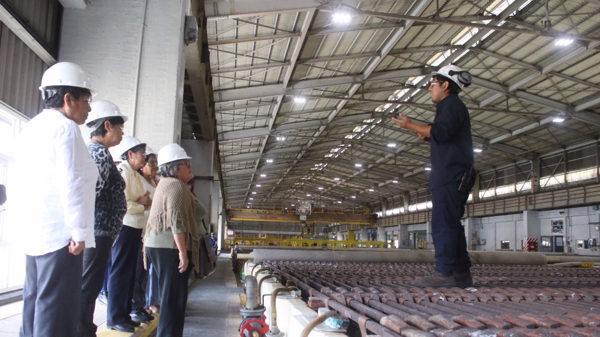 Vecinos de Islay visitan operaciones de Southern Perú en Ilo y Cuajone para conocer procesos mineros