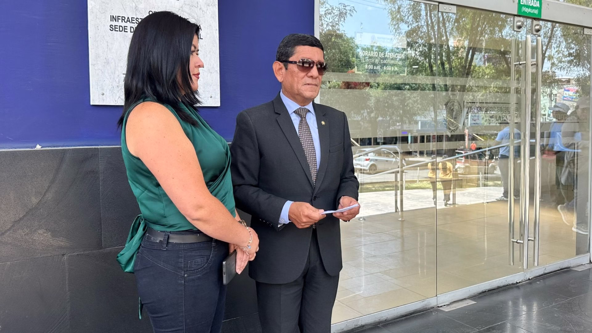 De acuerdo con el abogado Arturo Salas Vildoso, encargado de la defensa de la familia de la menor, resulta inusual que la institución no remita el material solicitado.