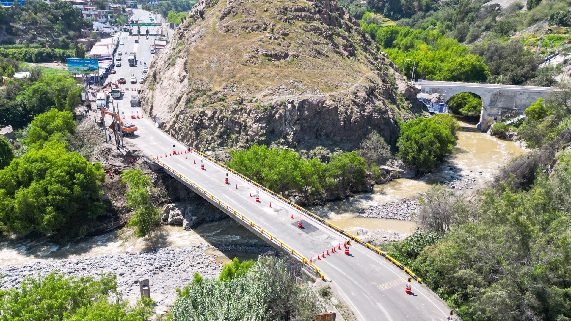 ¿Y AHORA QUÉ? | Perú: un país que crece… sobre infraestructura vial que colapsa, artículo de opinión de Sandra Bellido.