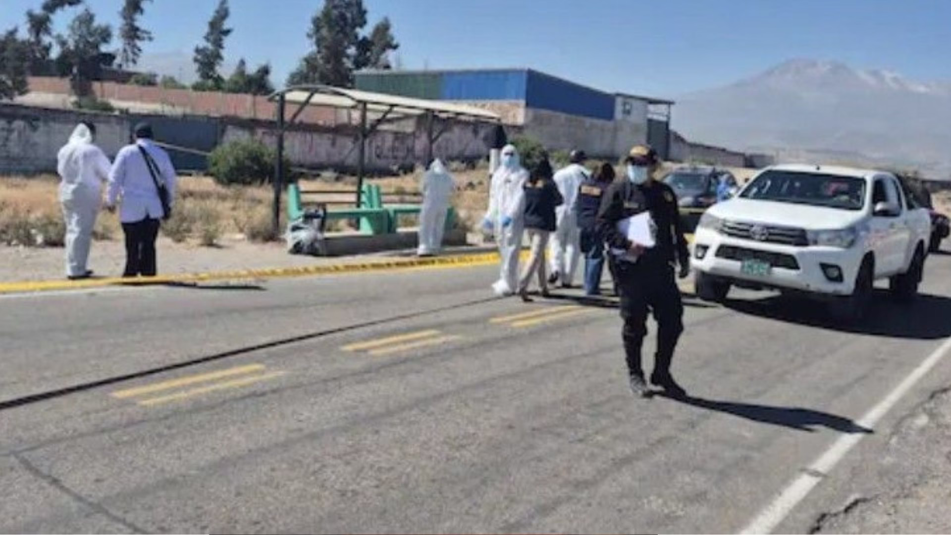 Según la necropsia, la joven fue estrangulada, y su cuerpo fue hallado dentro de un saco en una vía de ingreso al distrito de Chiguata.