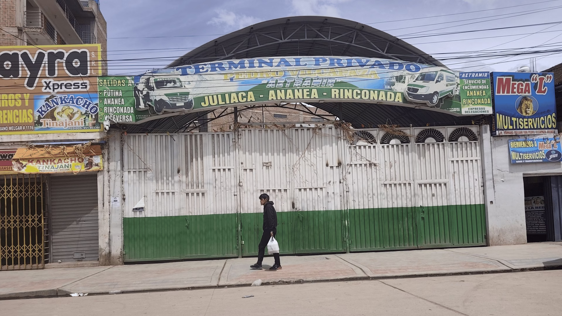 Paro total en Juliaca: bloqueos y protestas paralizan el transporte por alza de combustibles 2026