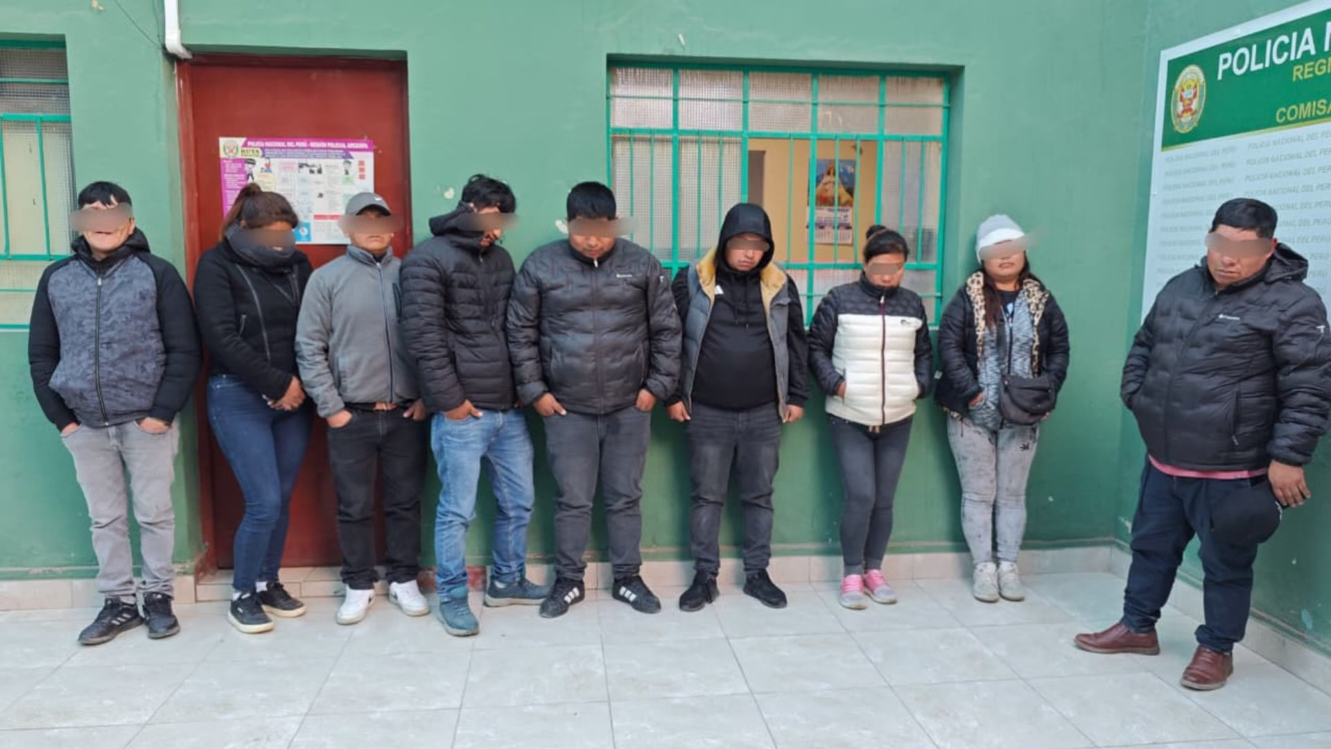 Arequipa: desarticulan banda “Los Finos de La Joya” acusada de robar celulares a asistentes a concierto 1 durante el operativo fueron intervenidos nueve sujetos adicionales, quienes registran denuncias por delitos contra el patrimonio