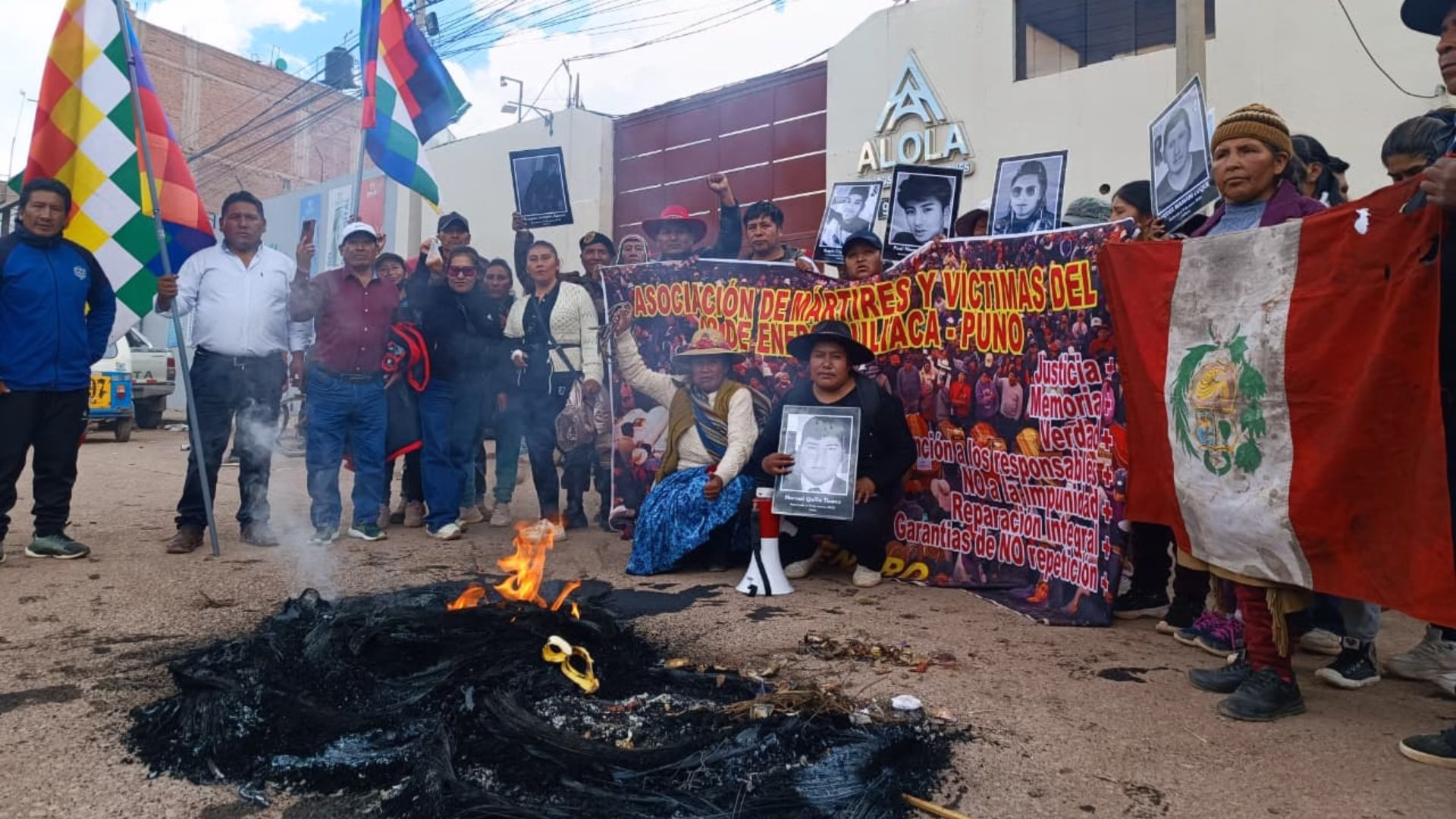 Puno: protestas y enfrentamientos dejan 4 heridos tras llegada de Rafael López Aliaga a Juliaca