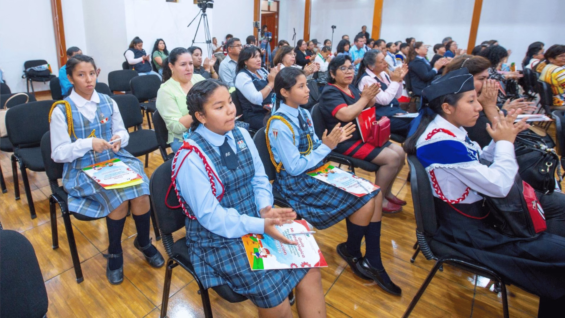 Para mejorar la educaciòn.