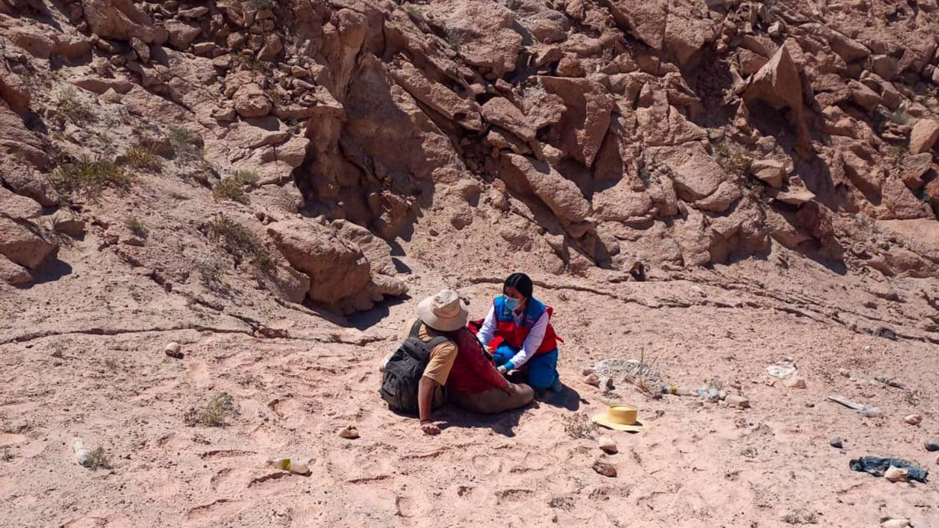 Arequipa: 6 heridos tras volcadura de mototaxi a barranco en Yura, víctimas son familiares 1 Arequipa: 6 heridos tras volcadura de mototaxi a barranco en Cerro Colorado, víctimas son familiares
