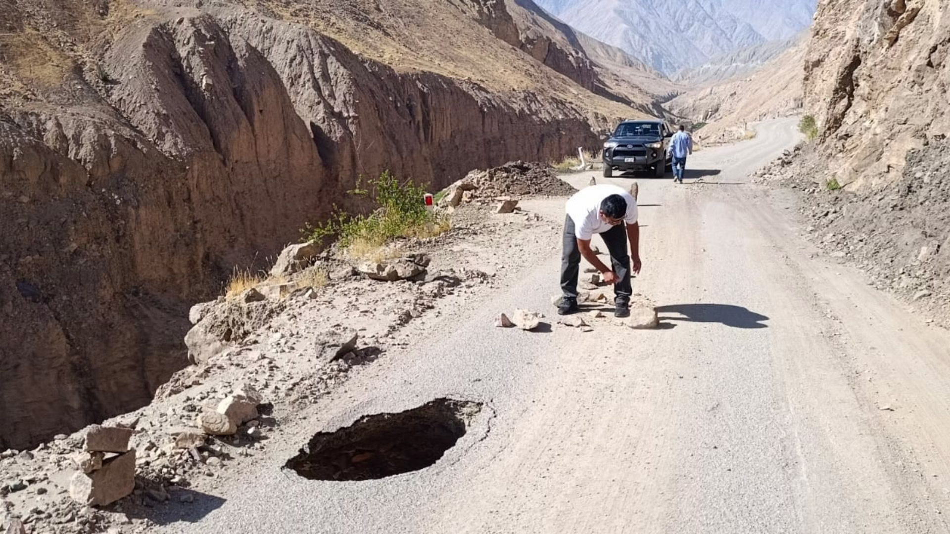 Arequipa: falla geológica provocaría hundimiento y daños en la vía AR-106 en Castilla, paso vehicular restringido