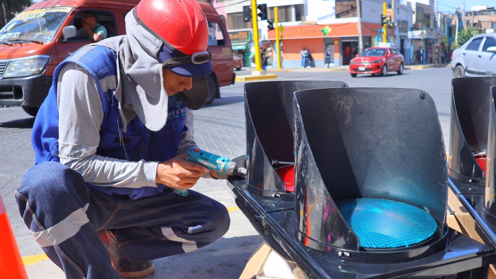 Arequipa: Bustamante y Rivero implementa semaforización inteligente que prioriza al peatón 1 Arequipa: Bustamante y Rivero implementa semaforización inteligente que prioriza al peatón