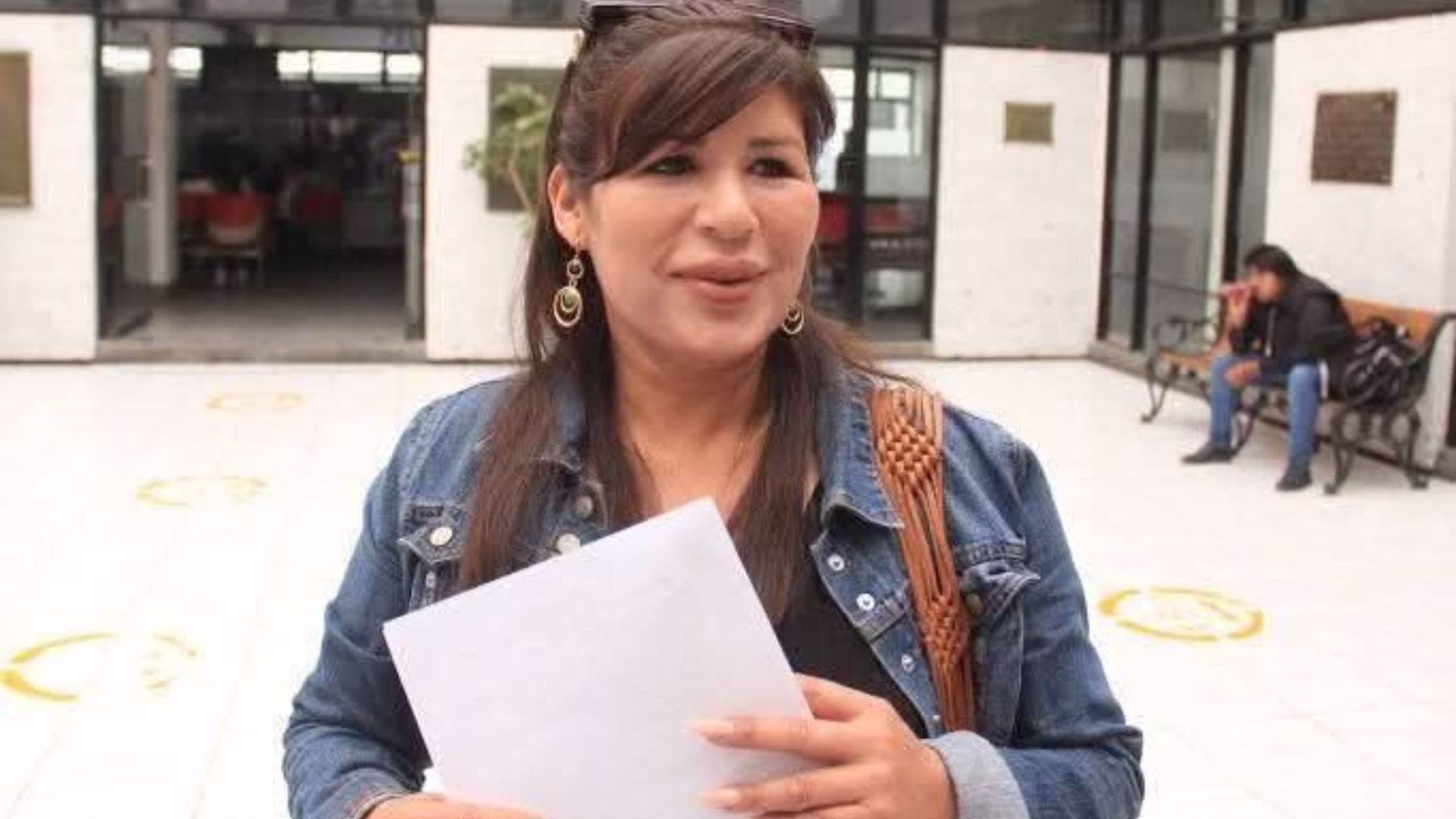 en la resolución se notificó la credencial de nueva alcaldesa de Ruccy Oscco, quien deberá asumir en las siguientes horas el cargo